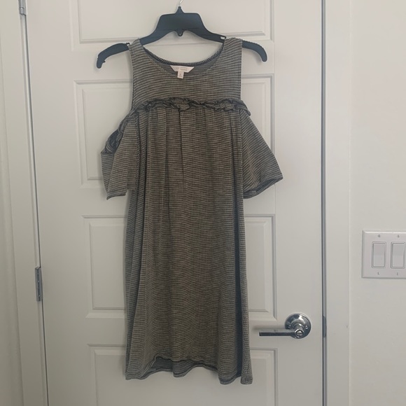 LC Lauren Conrad Dresses & Skirts - LC Lauren Conrad Cold Shoulder Dress